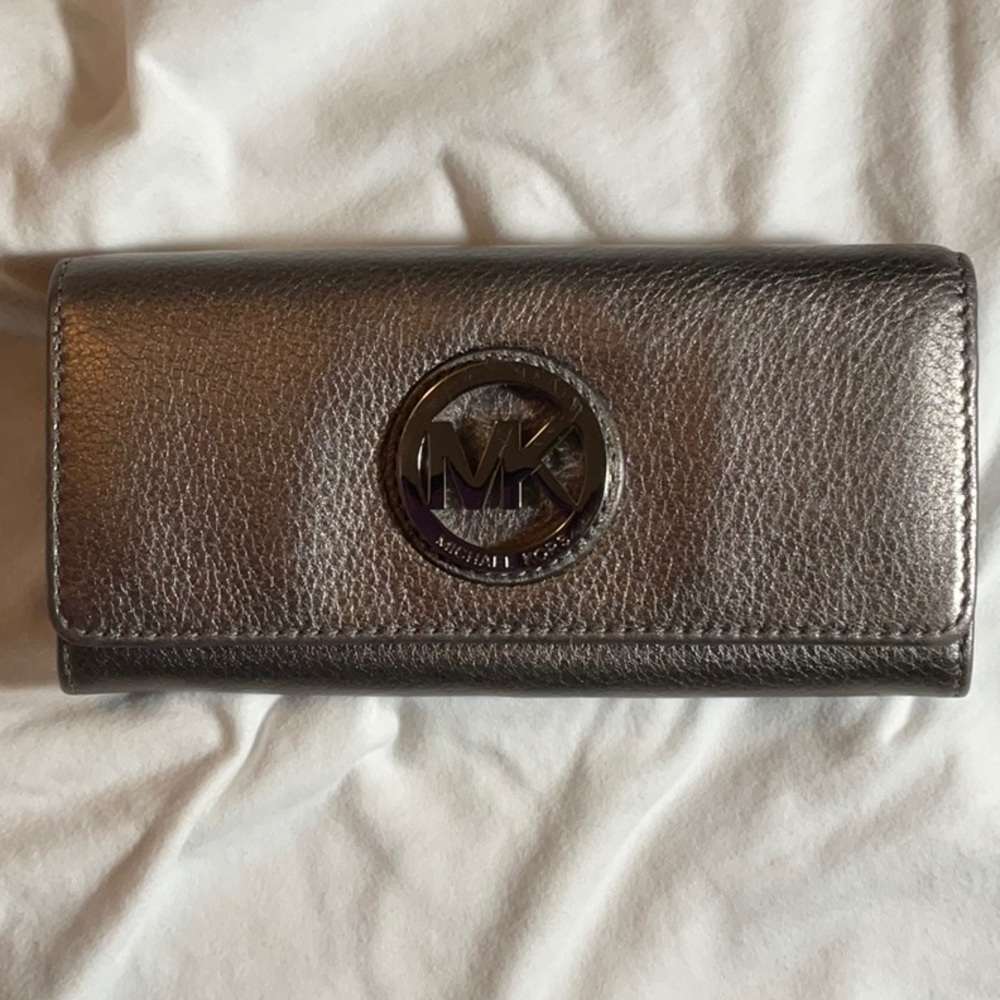 Michael Kors Fulton Flap Continental Wallet